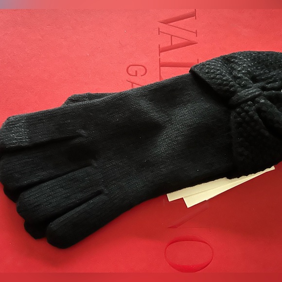 2 Uggs gloves - Picture 2 of 8